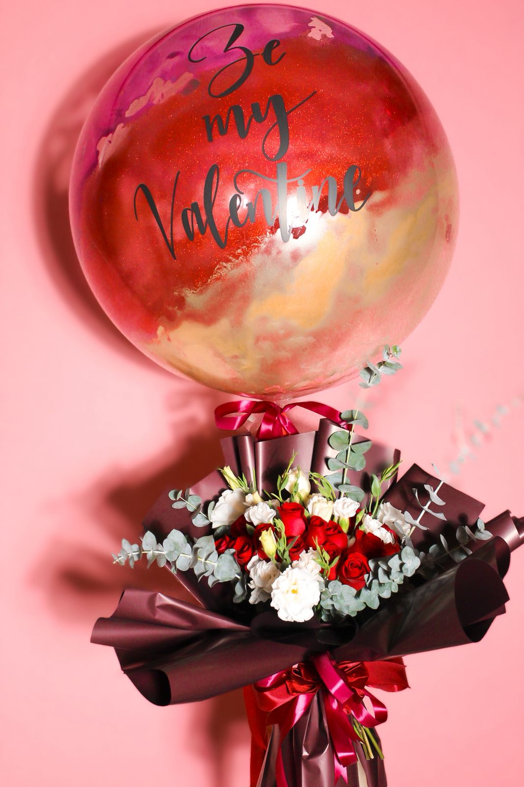 BURBUJA 'BE MY VALENTINE' CON RAMO DE ROSAS