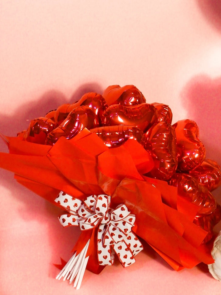 RAMO DE CORAZONES ROJOS