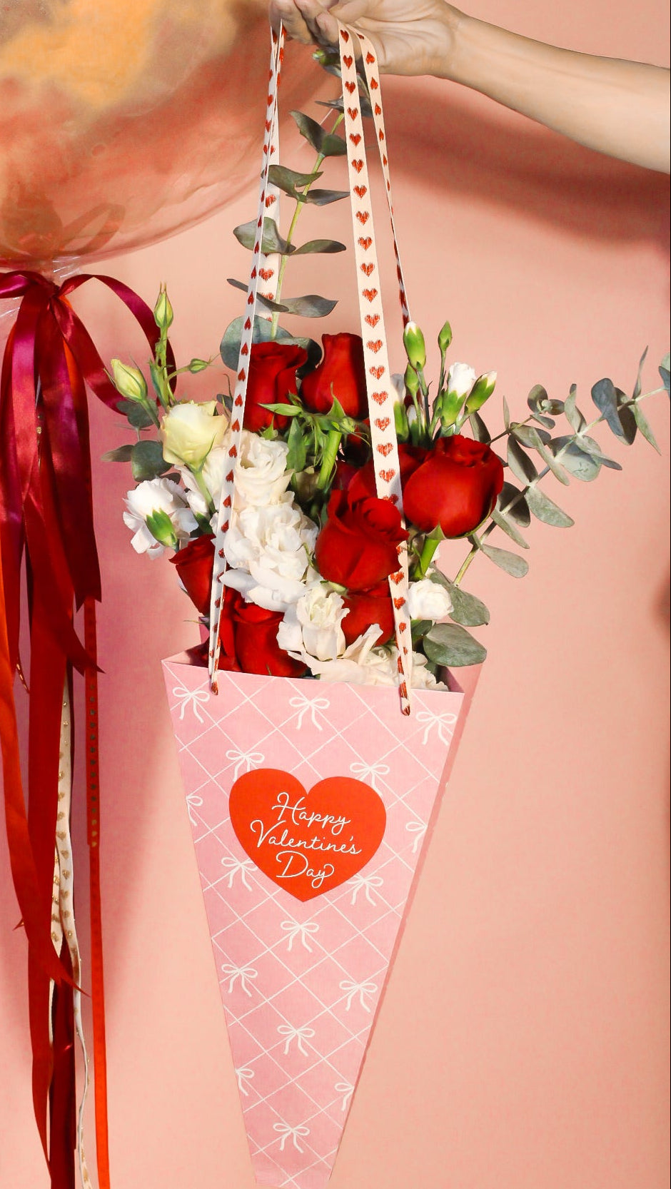 BOUQUET DE FLORES HAPPY VALENTINES DAY EN CONO