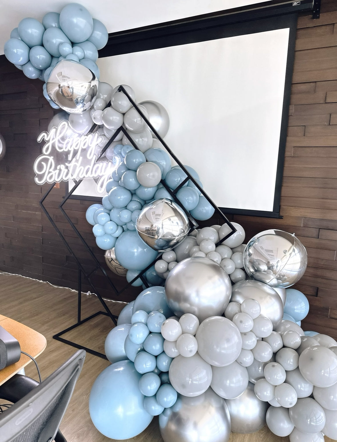 Decoración de Cumpleaños con estructura rombo